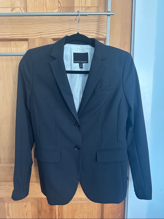 Banana Republic Jackets & Blazers - Banana Republic Black Women's Two-Button Tailored Blazer